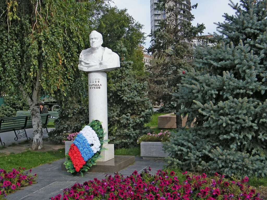 Памятник маршалу Чуйкову отреставрировали в Волгограде к 75-летию Победы - Юг и 