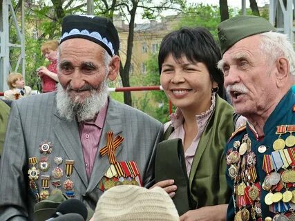 Папа с мамой день победы на парад