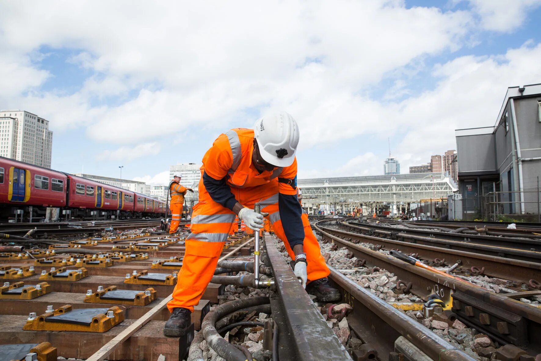 Railway engineering. Электрические железные дороги. промышленные железные дороги. network rail великобритания. railway worker.