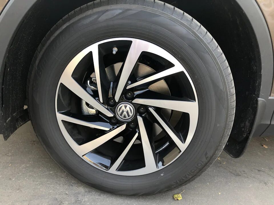Диски volkswagen tiguan r17 оригинал. Диски литые r17 на фольксваген тигуан. Диск тигуан r17. Колесный диск r17 тигуан. Диски тигуан 2 r17.