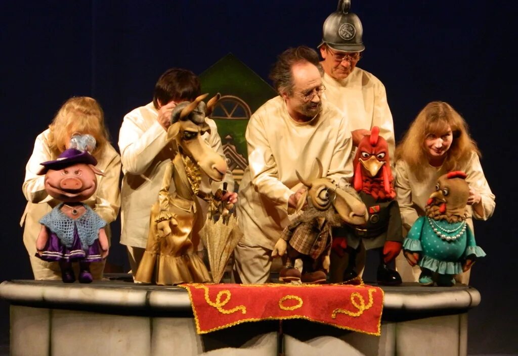 Юного зрителя театр кукол. Артисты ярославского театра кукол. Кукольный спектакль щелкунчик и мышиный король. Сцена театра юного зрителя пермь. Кукольный театр йошкар ола внутри.