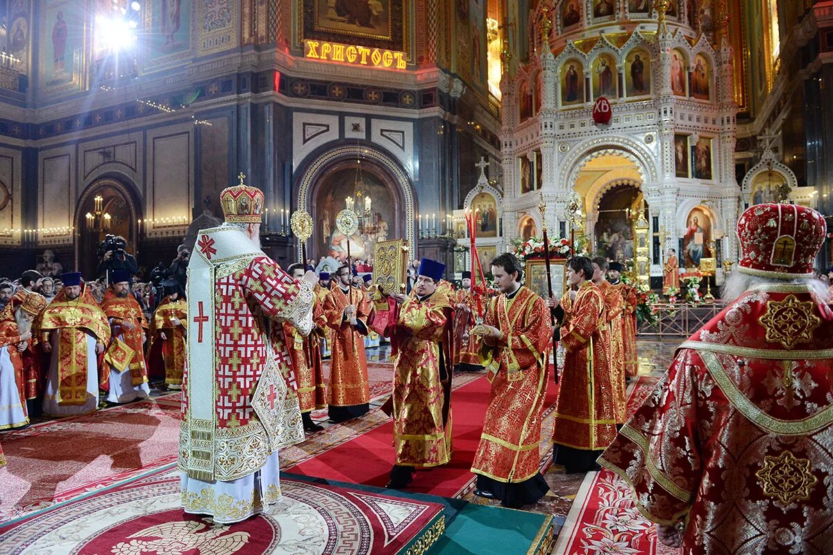 Возглас в церковном богослужении 6. Церковное богослужение – Пасхальная литургия. Заутреня и Пасхальная литургия. Пасхальная заутреня. Пасхальная литургия. Пасхальная служба в православном соборе.