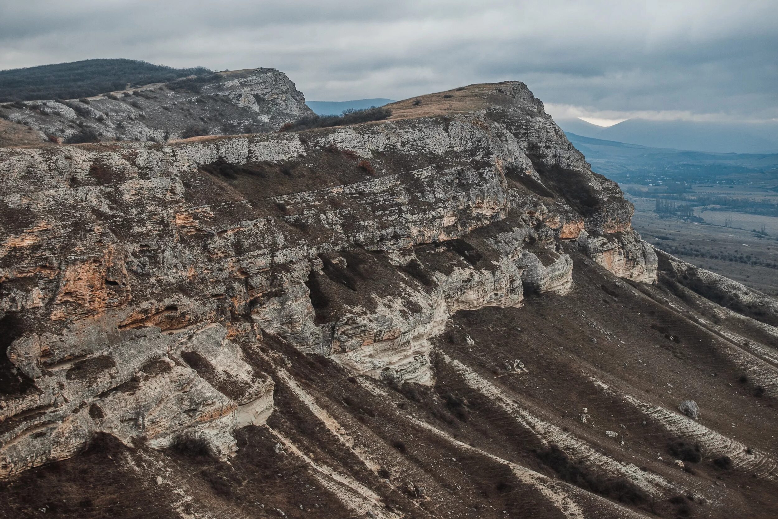 Рельеф крымских гор. Куэсты бахчисарай. рельеф керчь. куэсты крыма. куэсты горного крыма.