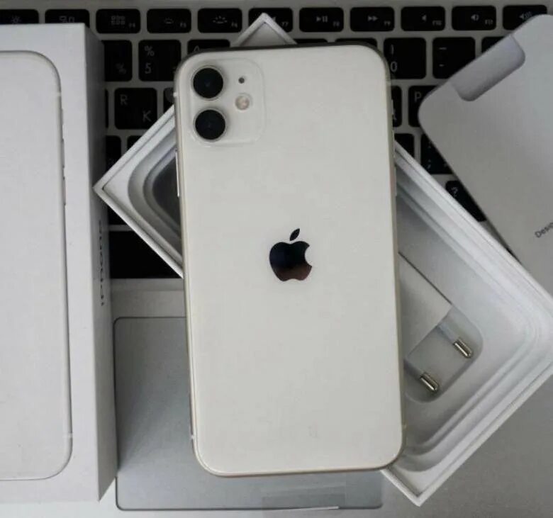 Айфон 11 256 оригинал. Айфон 11 64 ГБ белый. Iphone 11 64gb белый. Iphone 12 64gb White. Apple iphone 11 64gb White.