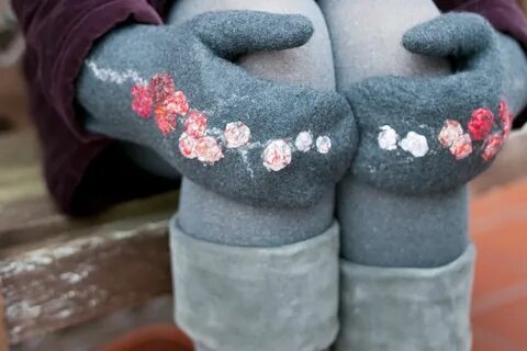 Валяние варежки