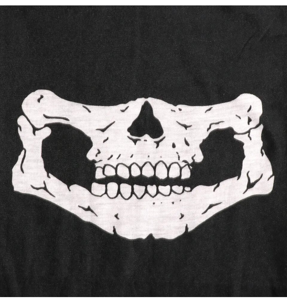 Маска с клыками. Рот скелета. Череп с открытой челюстью. Скелет в медицинской маске. Рот скелета.
