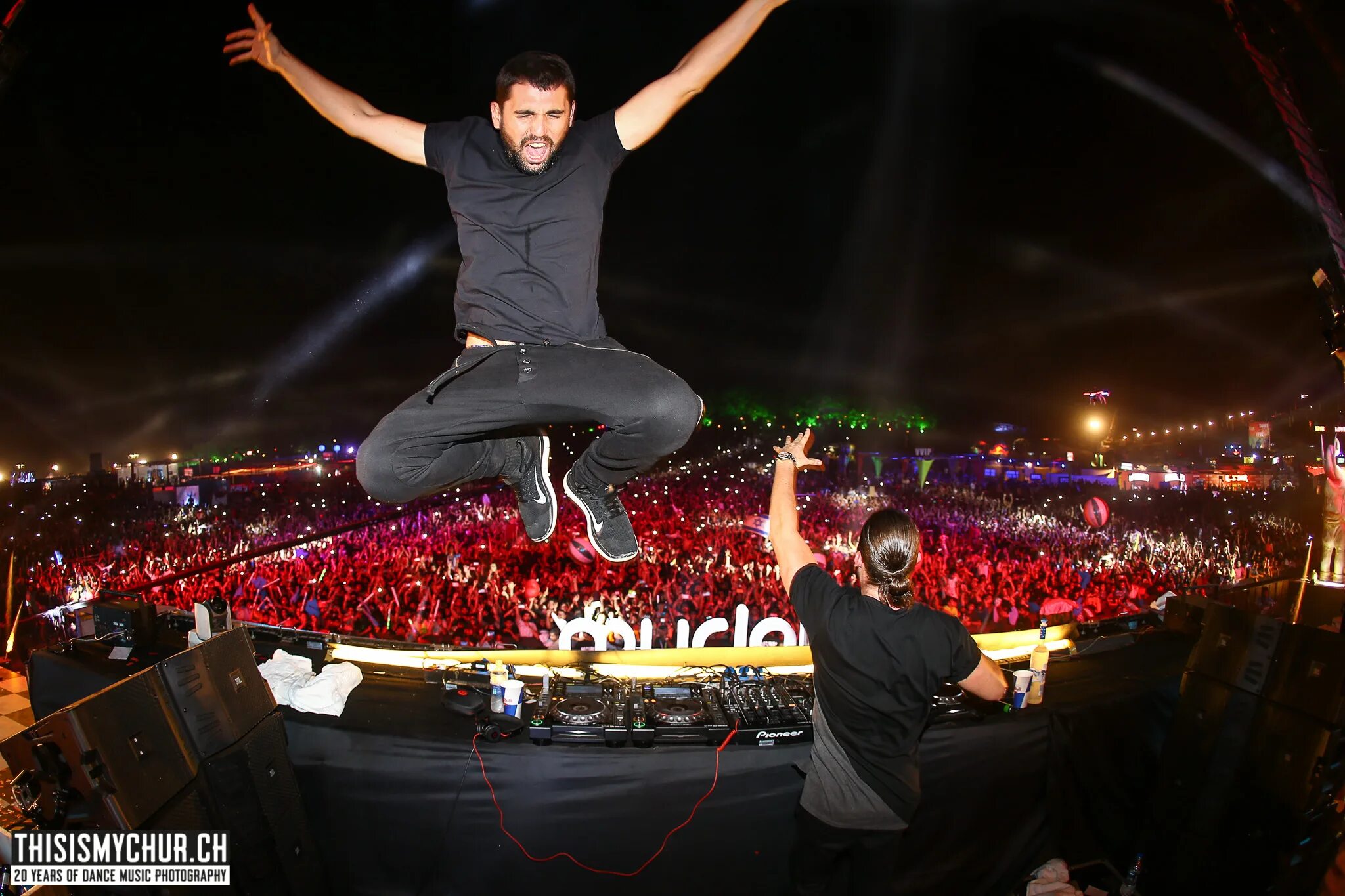 Dimitri vegas feat. Vegas tiesto dido. Vegas tiesto dido. Dimitri vegas & like mike фото. Dimitri vegas & like mike.