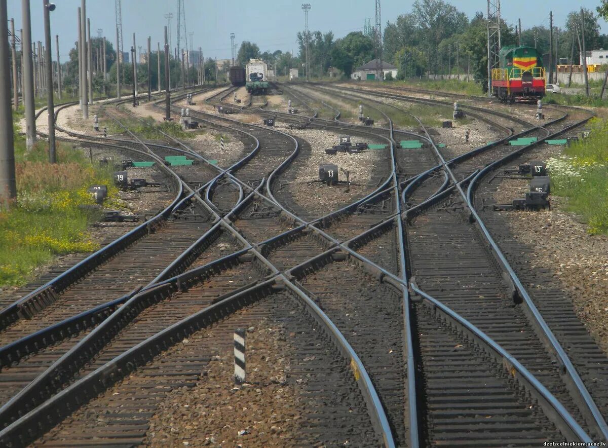 Уровень железной дороги. Глухое пересечение р65 1520 и 1435. Глухое пересечение МС3.8337. Глухое пересечение железнодорожных путей. Глухие пересечения железнодорожных путей.