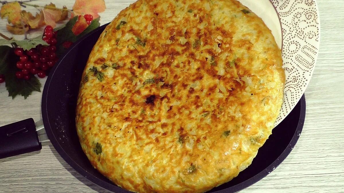 Лепешка на сковороде быстро с яйцом