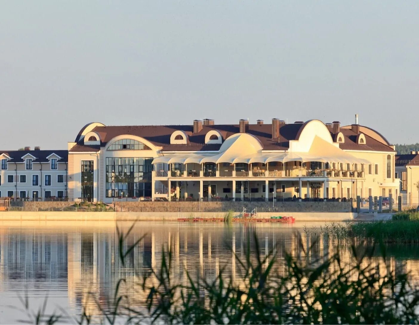 Robinson club минск. Робинсон клуб минск. Robinson club минск. Беларусь отель робинзон. Минское море робинсон клаб.