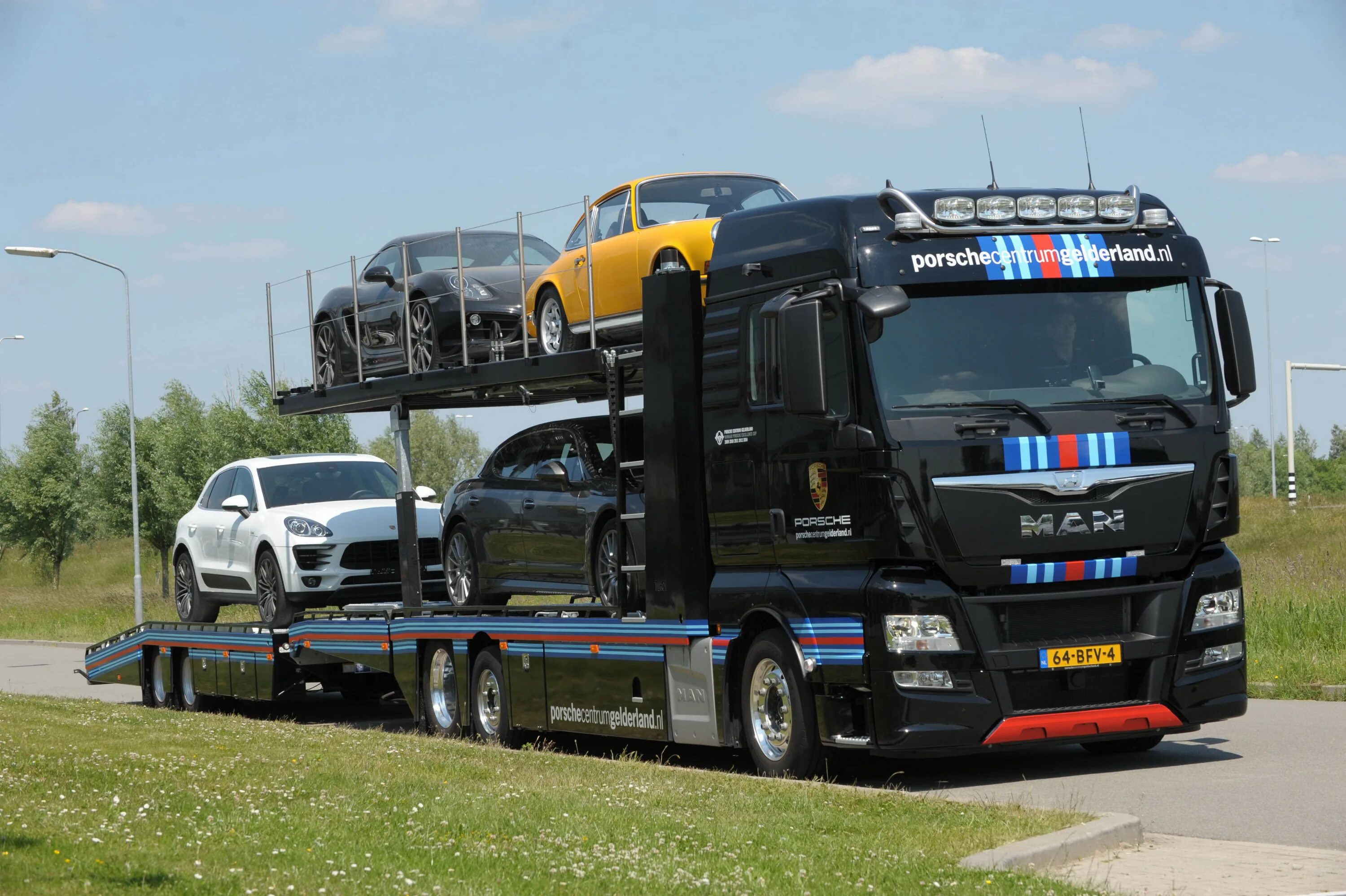 Сколько машин в автовозе. Man TGX автовоз. Автовоз ман TGX. Грузовик ман ТГХ 18 автовоз. Ман ТГА автовоз.