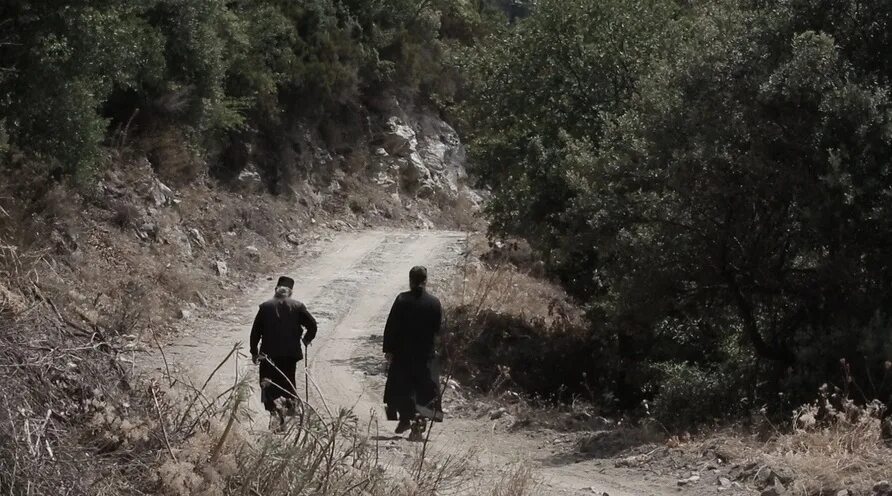 Идут по земле пилигримы бродский. Человек уходит из храма. Ущелье прыгающего тигра высота. Девушка на пороге. Хутяося — ущелье прыгающего тигра.