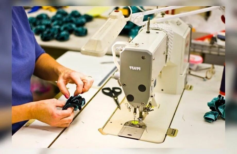 Производство одежды. Швейные производства пошив. Швейный цех швейного производства. Швейный цех. Швейная промышленность.