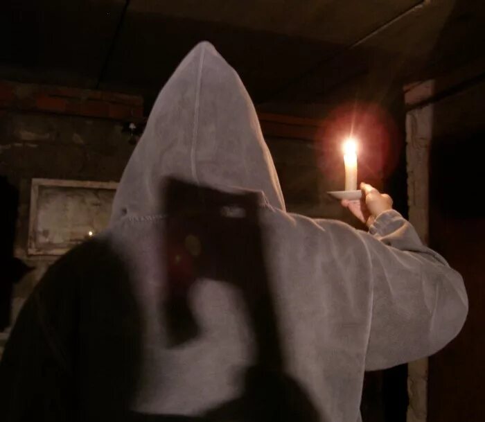 Злой маньяк гуляет на свободе. Наши юные смешные голоса текст. Фильм маньяк с капканом в лесу. Злой маньяк гуляет на свободе. Маньяк-педофил александр семин.