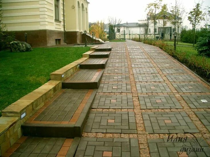 Облицовка отмостки. Цоколь отделанный деревом. Отмостка бехатон. Отмостка дпк. Отмостка дпк.