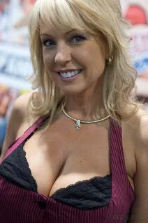 File:alysha morgan avn 2011 2.jpg - wikimedia commons