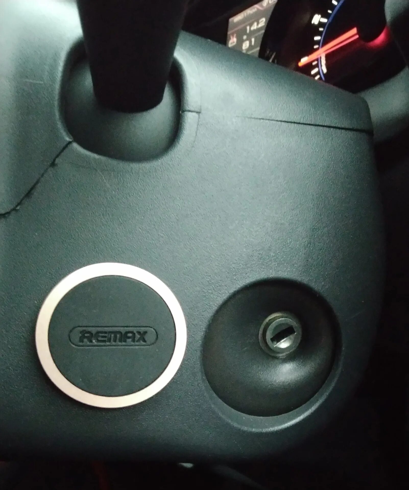 Установки сигнализации логан 1 точки подключения. Рено логан 2 2014 блок сигнализации. Блок сигнализации на рено логан 2013. Renault logan сигнализация. Renault logan сигнализация.