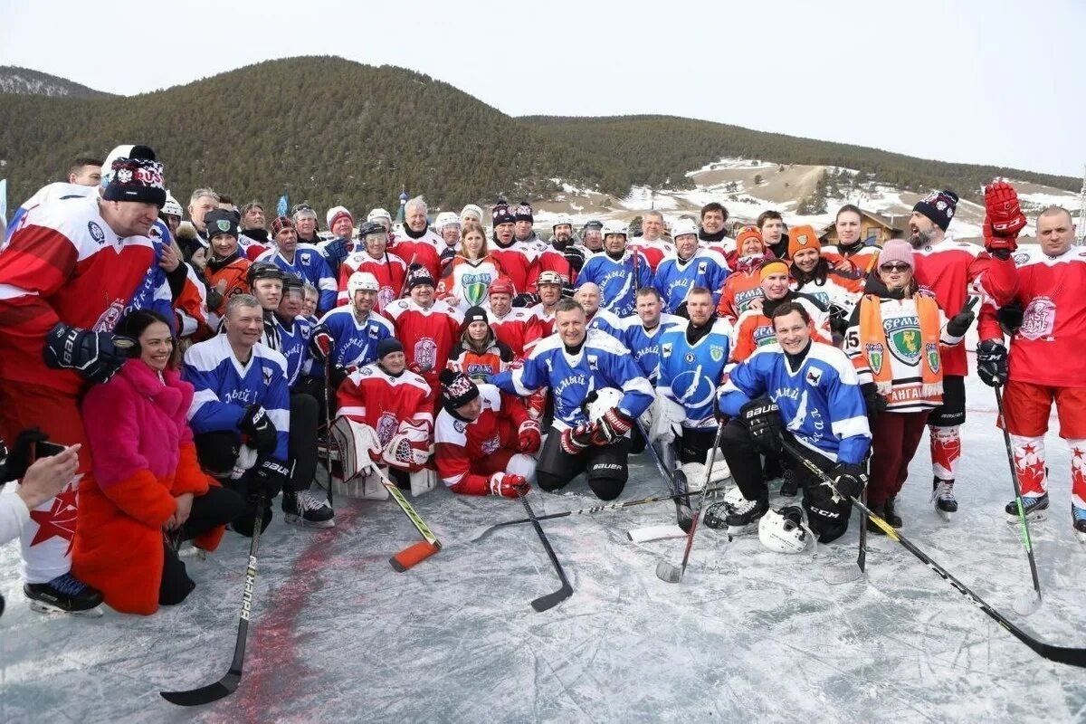 Звездный хоккейный матч на озере Байкал. Фетисов в большом Голоустном. Хоккей на Байкале. Хоккейная команда Байкал.