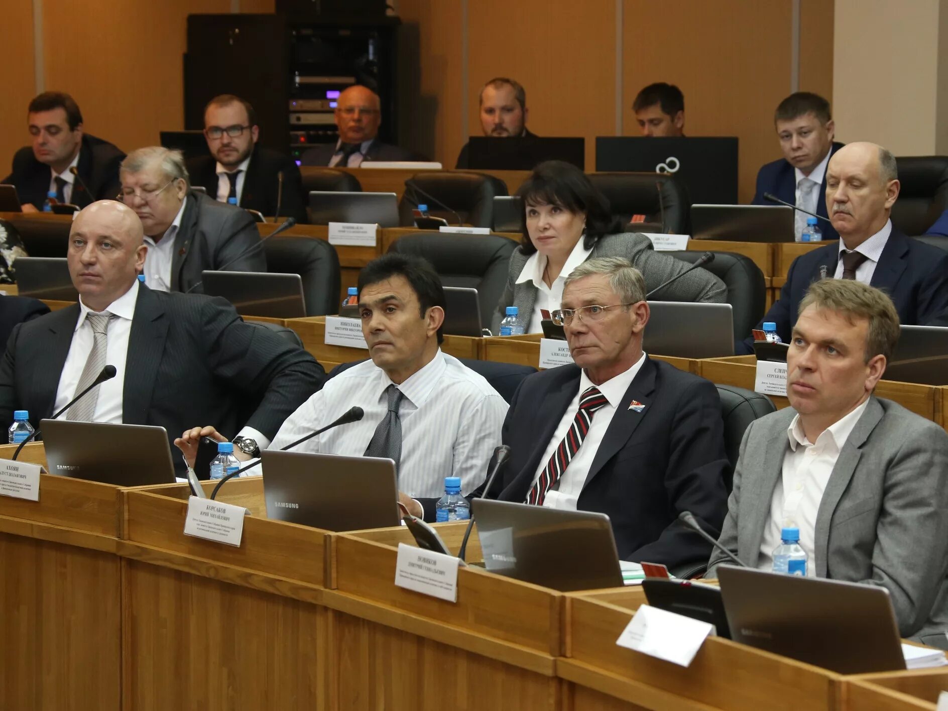 зал законодательного собрания приморского края. депутаты приморья. депутаты приморья. депутат приморского края. депутаты приморья.