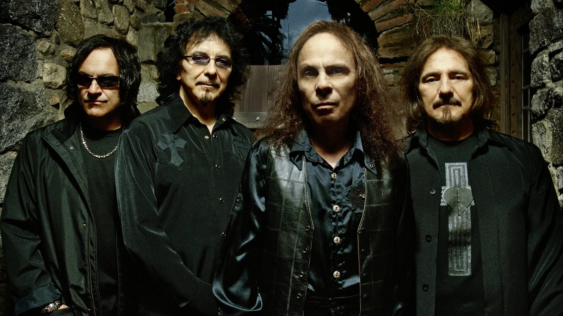 Гр black. Ронни джеймс дио в блэк саббат. группа black sabbath. дио блэк саббат. рок группа блэк саббат.