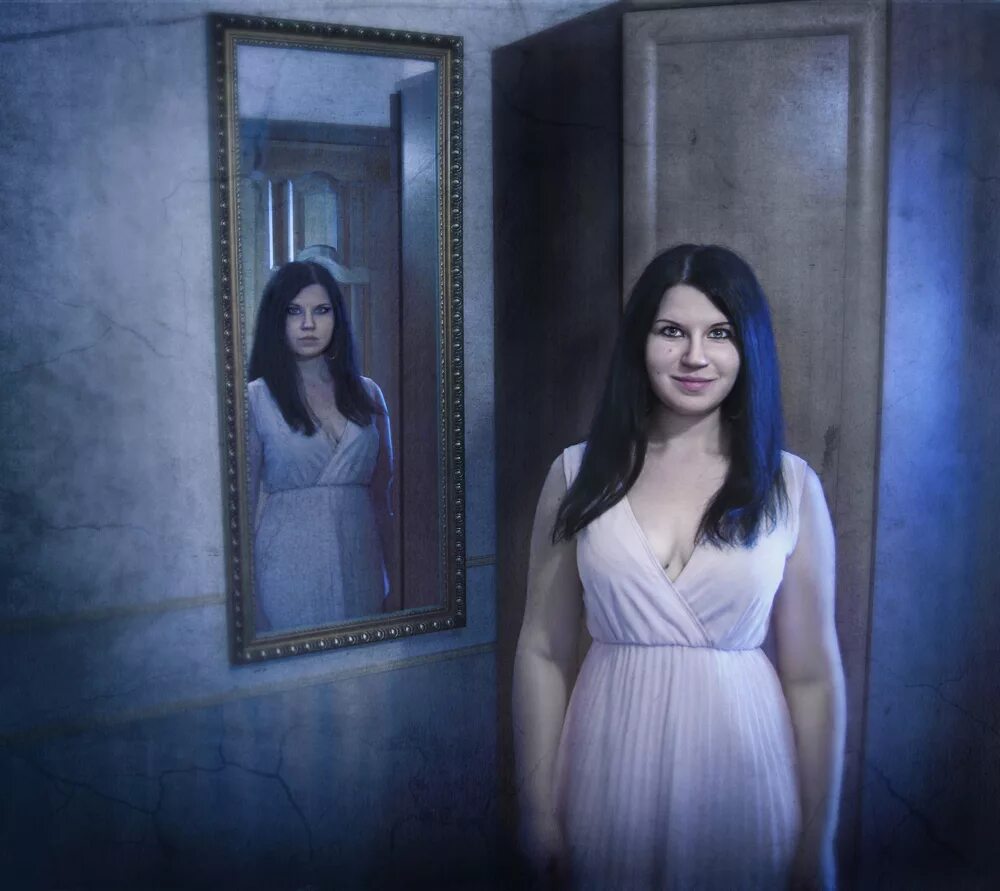 Мистическое отражение в зеркале. Увидел во сне отражения. Фотосессия в лесу. Зеркало души. Увидел во сне отражения.