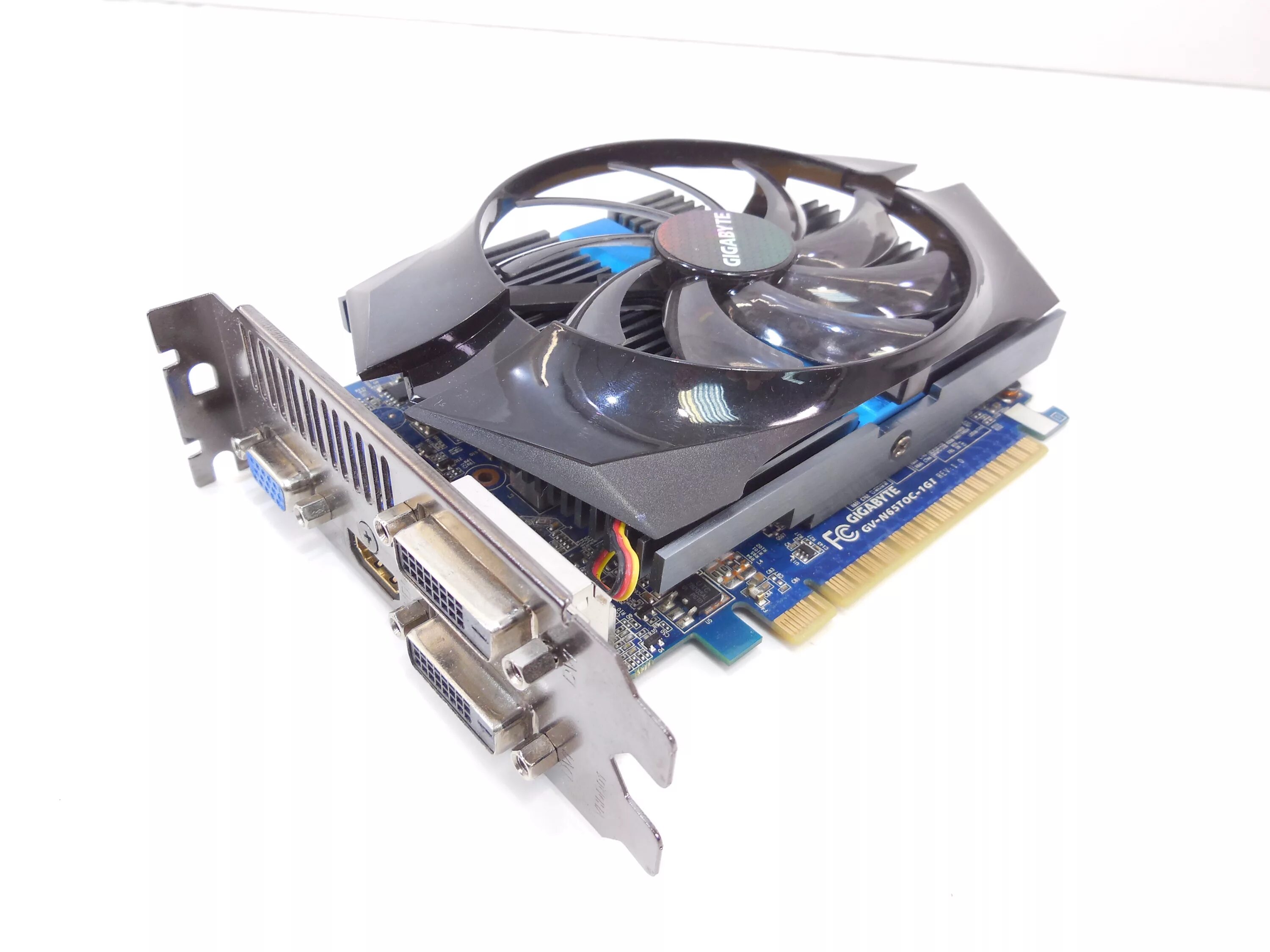 Palit geforce 650. Видеокарта 650 ti 1gb. Видеокарта GTX 650 ti 1gb Gigabyte. GTX 650 ti Gigabyte 1 GB. Видеокарта Gigabyte 650ti 2gb.