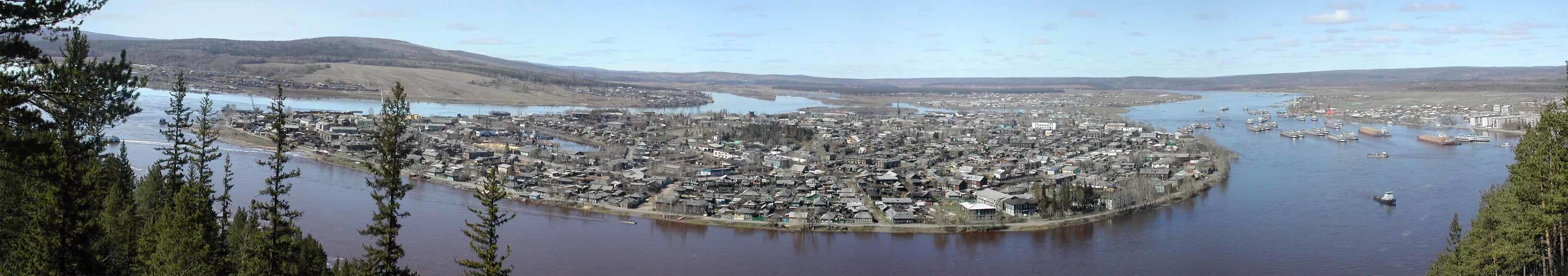 Киренск 2. Киренск река Лена. Киренск Иркутская область. Киренск Иркутская Губерния. Река Лена город Киренск Киренский район.