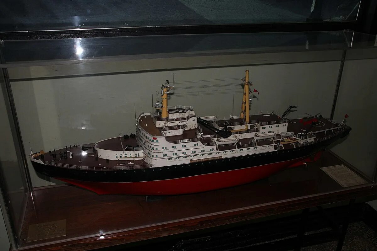 Ледокол ленин модель. Игрушка ледокол ленин. Ледокол ленин макет. Проект 92 ледокол ленин. Ледокол ленин мурманск.