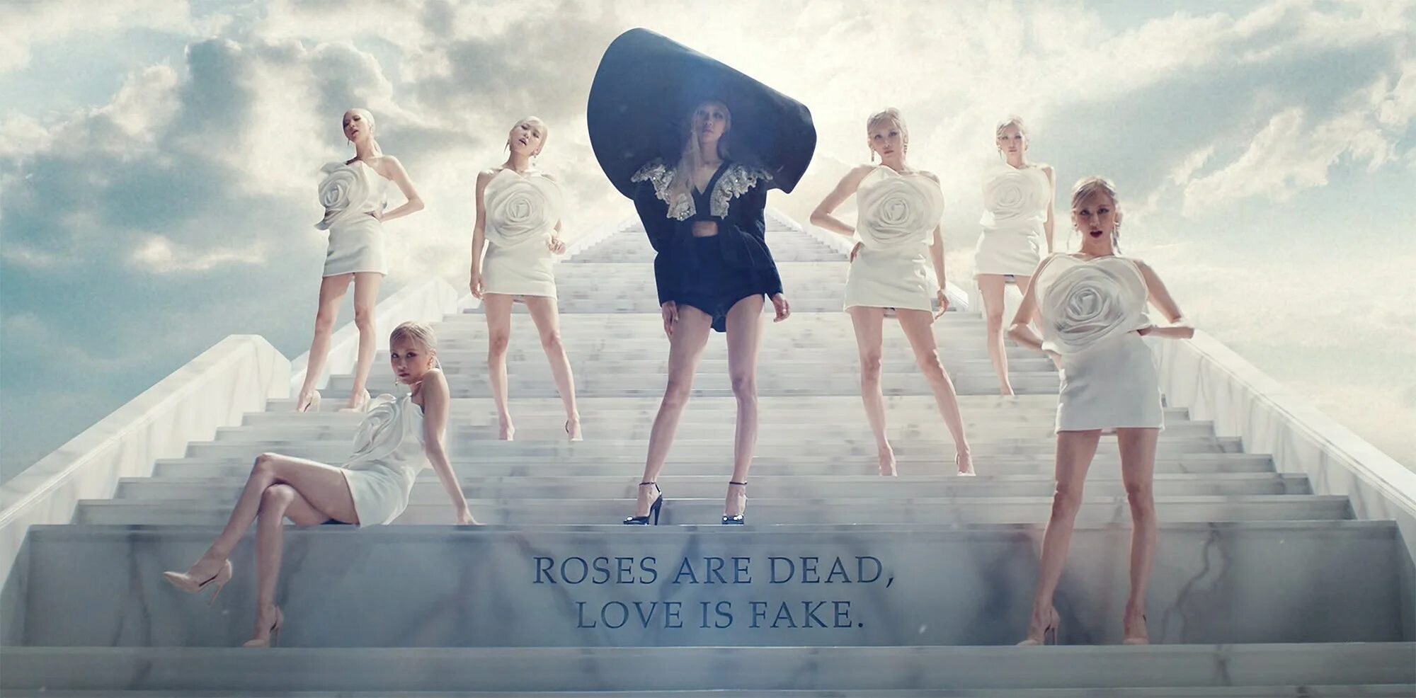 Песни rose is. Розэ on the ground. Rosé BLACKPINK on the ground. Розе on the ground. Блэк Пинк Розе Соло on the ground.