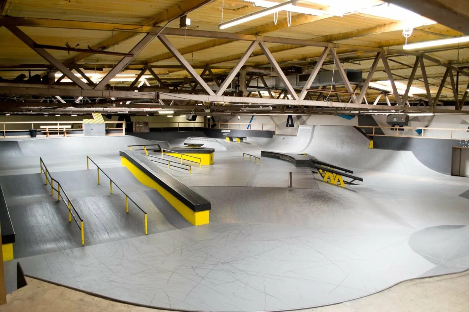 РАМСТРОЙ Хаус скейт парк. Red Deck скейт парк. Smp Skatepark скейт парк. Борисовские пруды скейтпарк.