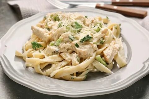 Паста альфредо с курицей