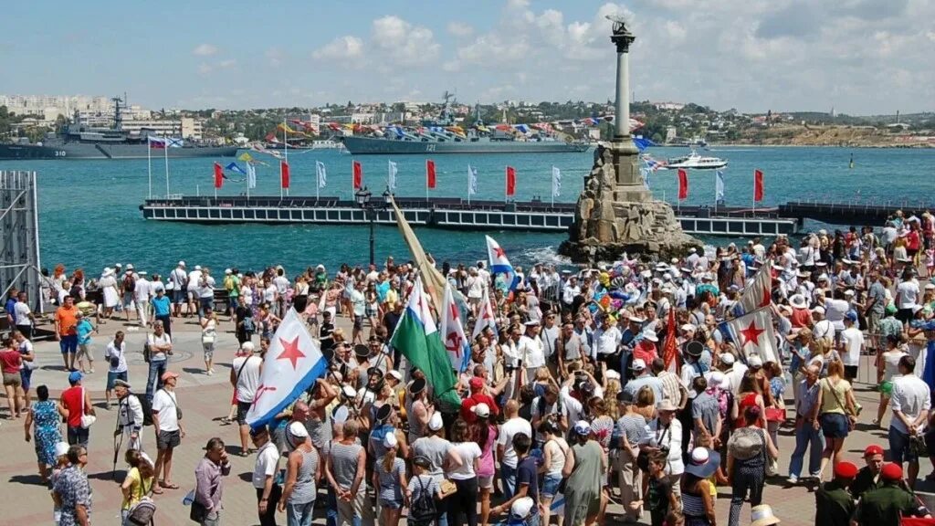 Севастополь экскурсии. Севастополь туризм. Население севастополя 2022. Севастополь площадь, население. Севастополь туризм.