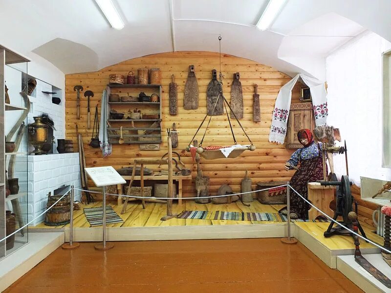 Краеведческий музей хвалынск. Краеведческий музей хвалынск. Хвалынский краеведческий музей радищева кабинет. Хвалынск краеведческий. Музей краеведения хвалынск.