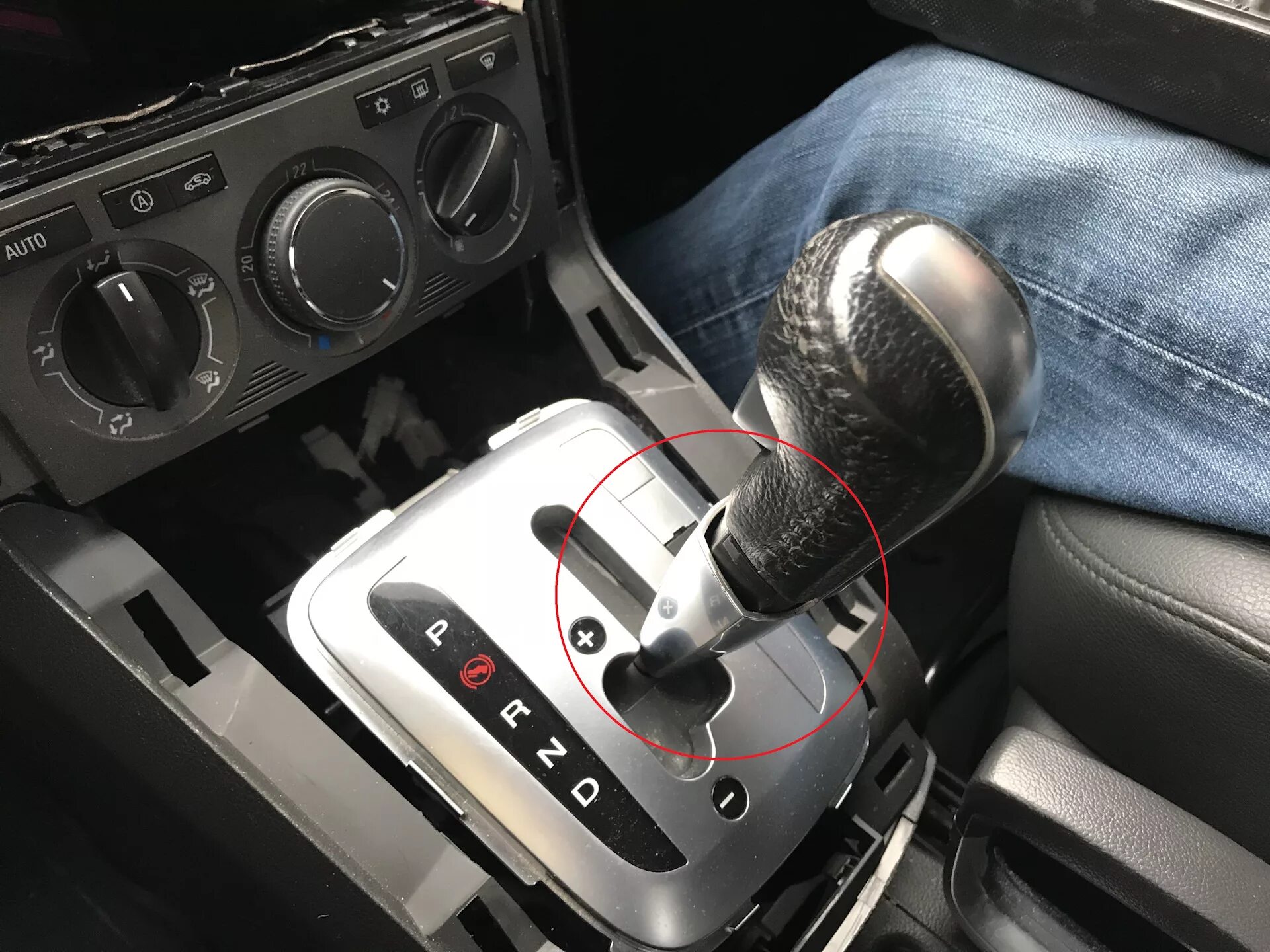 Замена лампочки подсветки АКПП - Opel Antara, 3,2 л, 2011 года электроника DRIVE