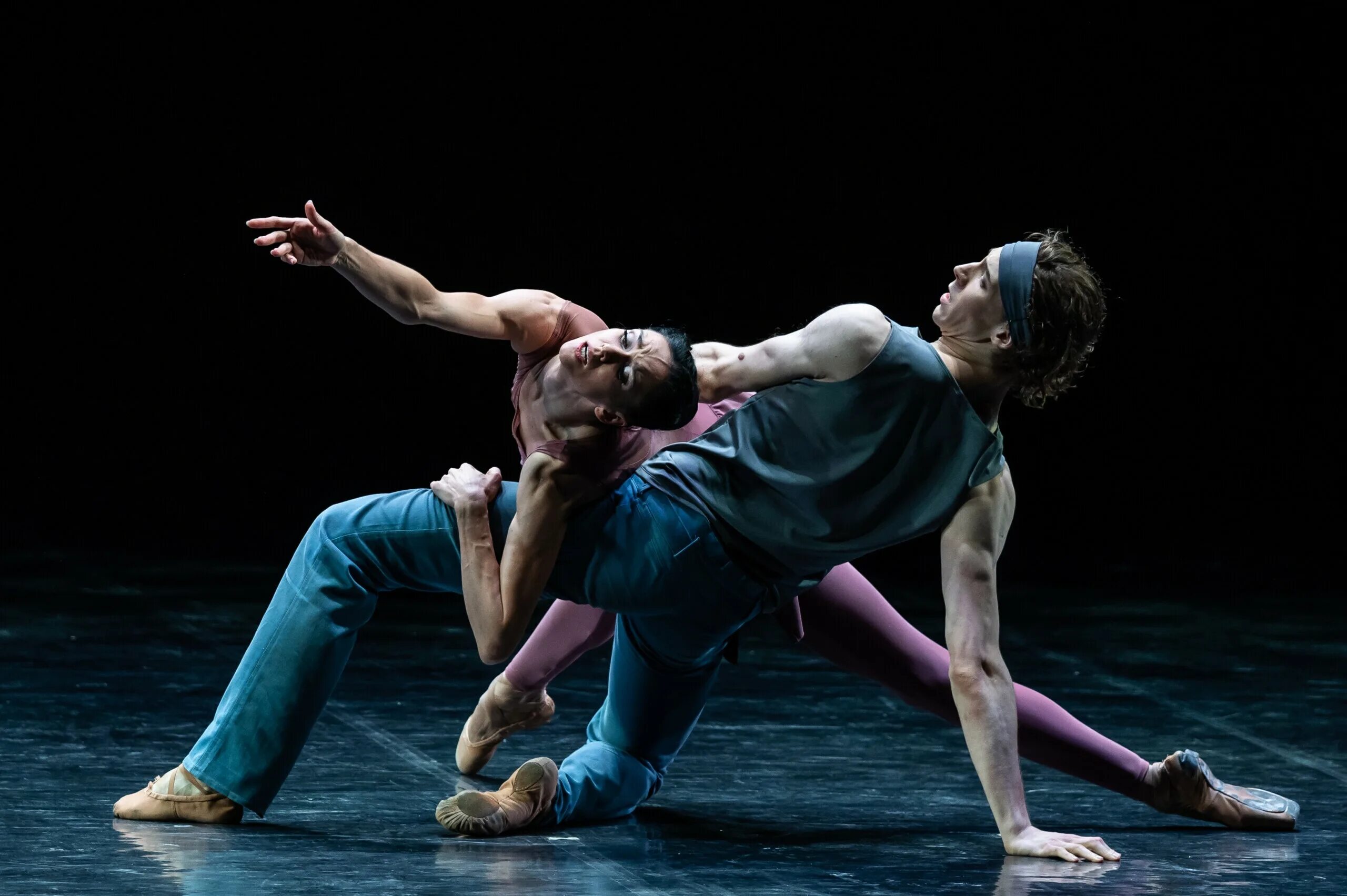 Балет щелкунчик якобсона санкт-петербург. Балет бориса эйфмана. Театр академического балета. Балет щелкунчик кремлевский дворец. Театр классического балета н касаткиной и в василёва золушка.