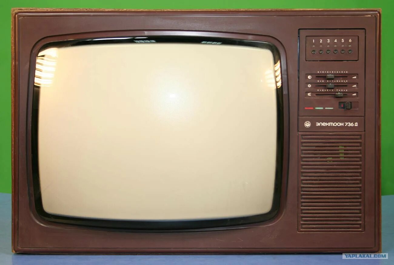 Советский цветной телевизор. Телевизор электрон 736д. Ламповый телевизор Горизонт 736. Телевизор электрон цветной ламповый. Телевизор СССР электрон 736.