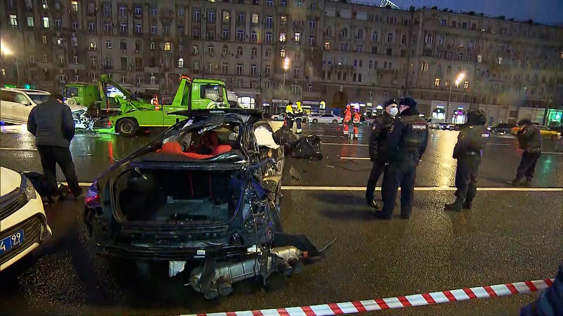 Авария в Москве Саид Губденский. Авария на Кутузовском проспекте Саид Губденский. Блогер Саид Губденский авария. Саид блоггер авария в Москве. Чуть не попал в аварию