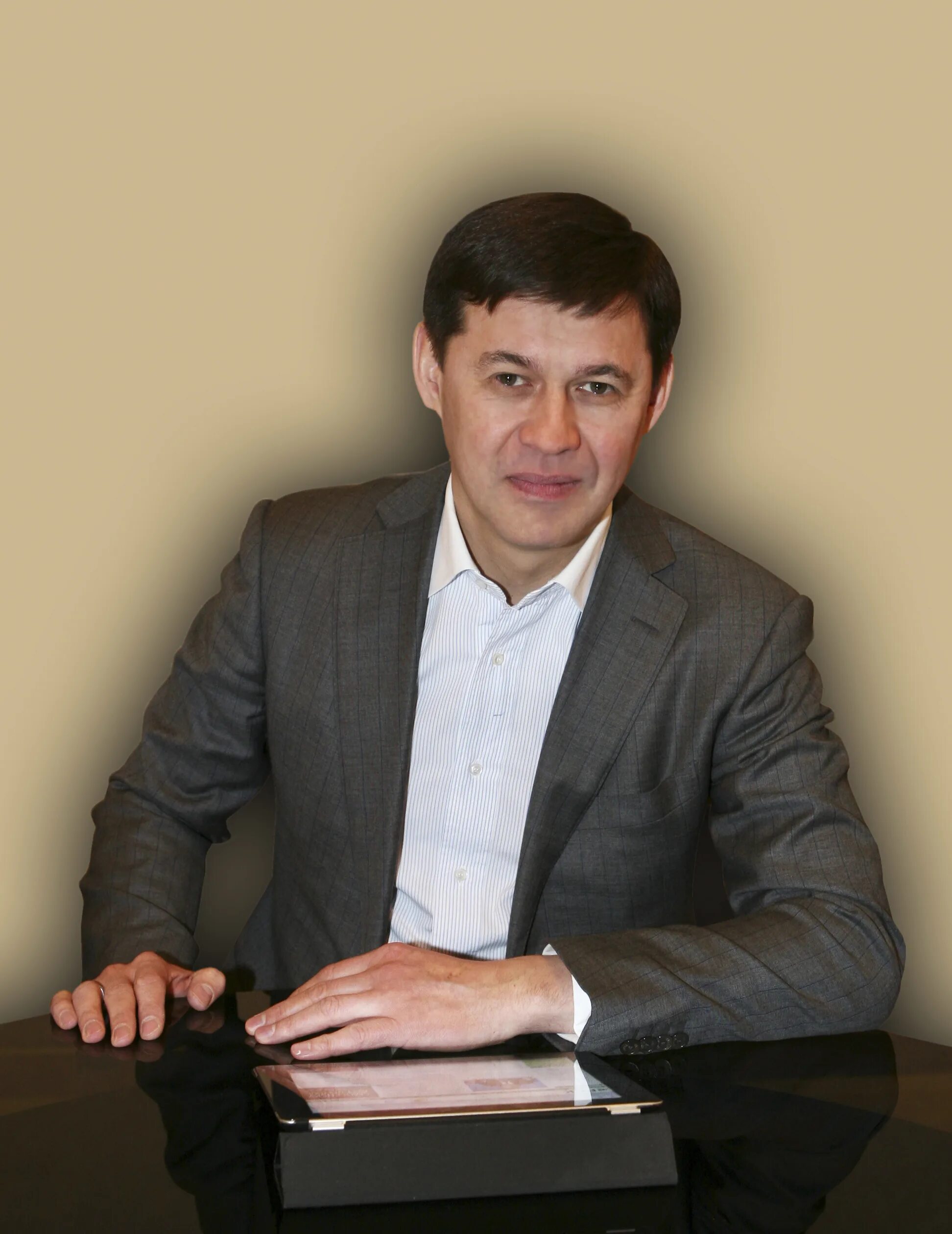 Абдулманов рустем мидхатович. Абдульманов рустем мидхатович. рустем абдулманов уфаойл. сафеев рустем рузбекович. рустем абдулманов арт квадрат уфа.