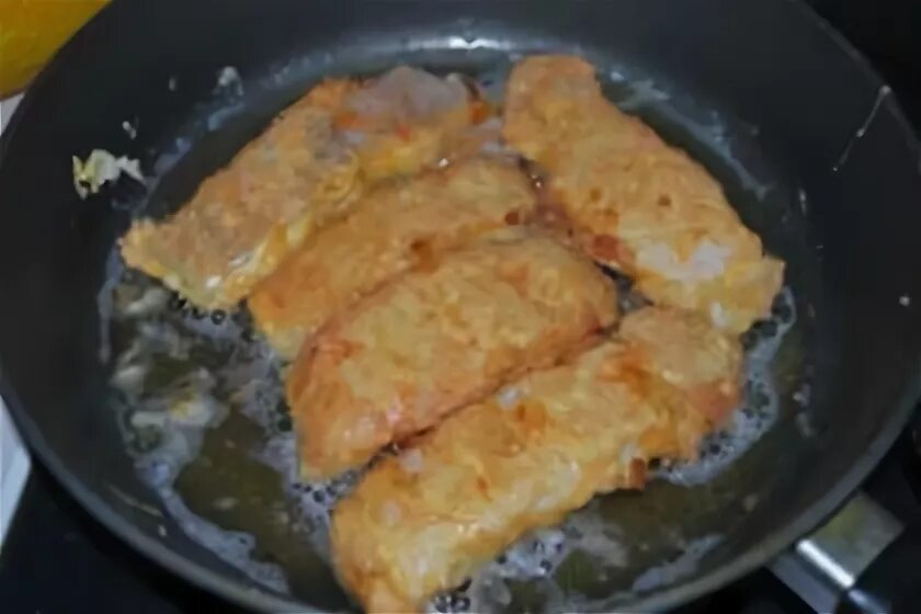 Рыбное филе в кляре. Как пожарить морской язык на сковороде. Жареный морской язык в кляре. Морской язык жареный. Рыба морской язык в духовке.