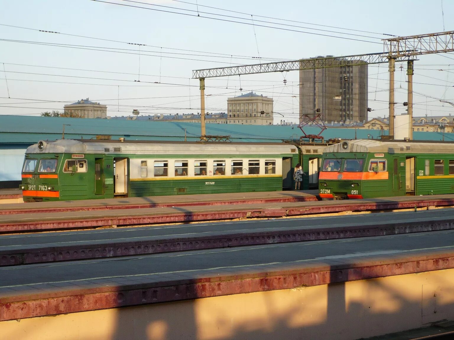 Электрички на ленинградском вокзале. Тверская электричка. Электропоезда ленинградского. Фото электричек на ленинградском вокзале. Электропоезда ленинградского.