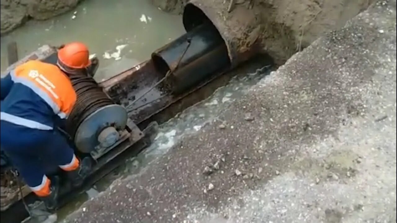 Работники сферы водоснабжения. Квс труба. Концессии водоснабжения аварийная. Концессии водоснабжения волгоград. Концессии водоснабжения волгоград.