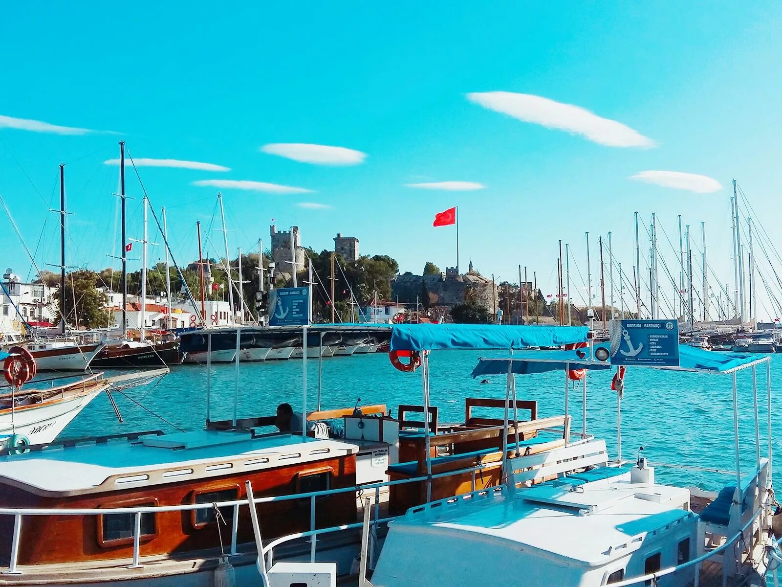 Bodrum marina. Набережная ялыкавак бодрум. Порт ялыкавак бодрум. Порт yalikavak marina. Bodrum marina.