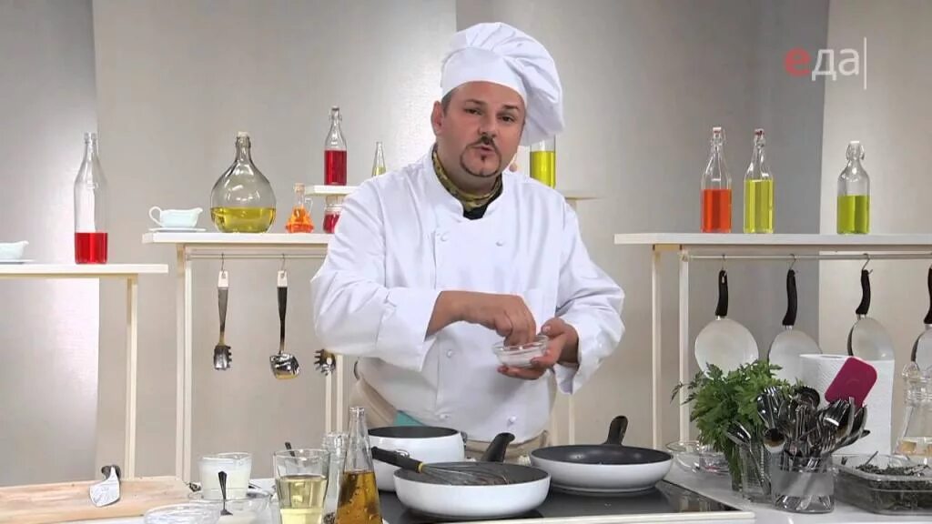 Три соуса работа. Три соуса. три соуса телеканал еда. кафе 3 соуса. еда телеканал паста.