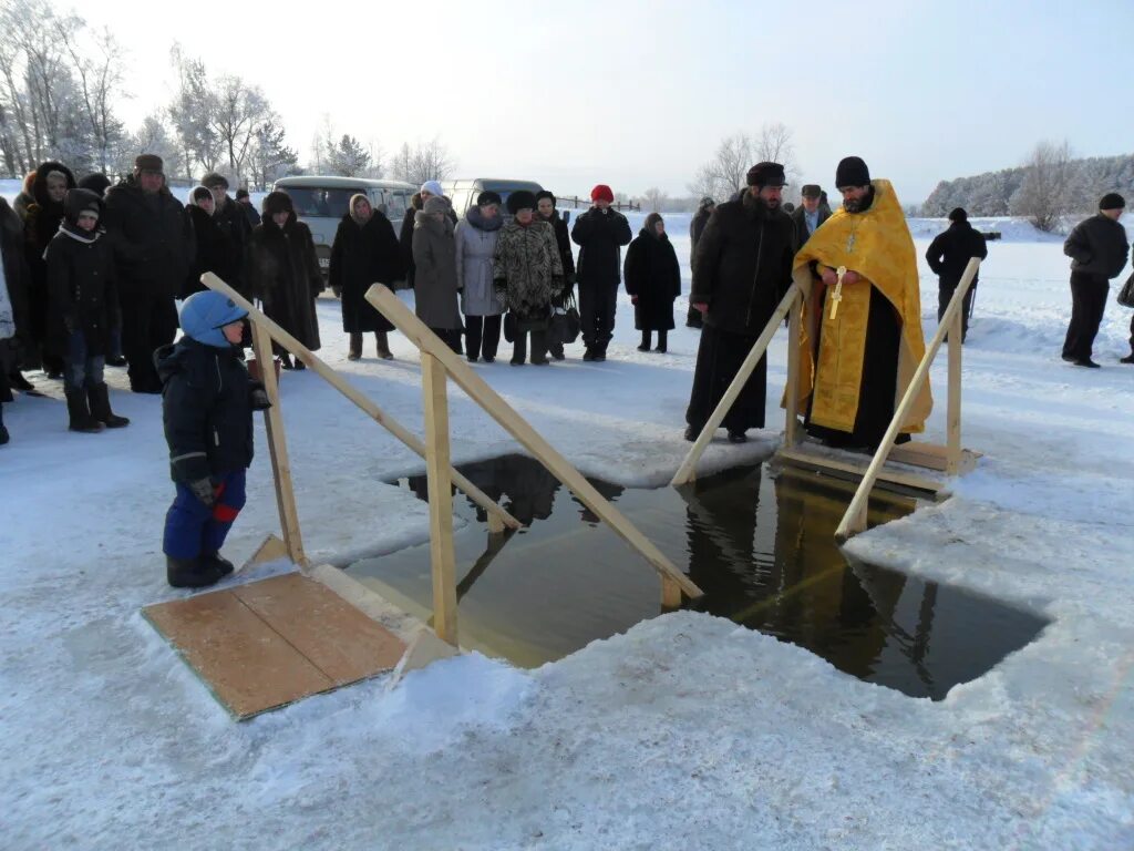 купель на крещение. крещенские купания в 2023 году. купель на крещение 2023. крещенские купели в спб 2023. купель на крещение 2023 тургояк.