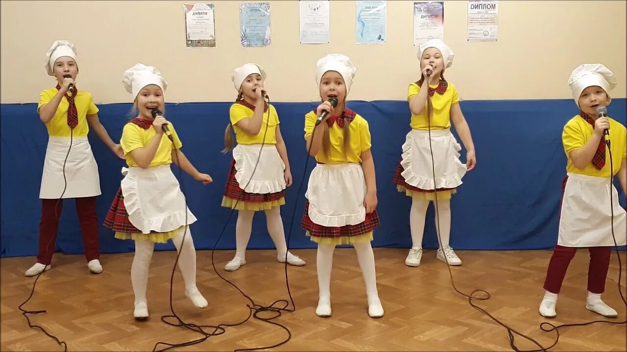 Ансамбль гномы солнышко. Танец поваров. детский ансамбль гномы. костюм повара детский для танца.