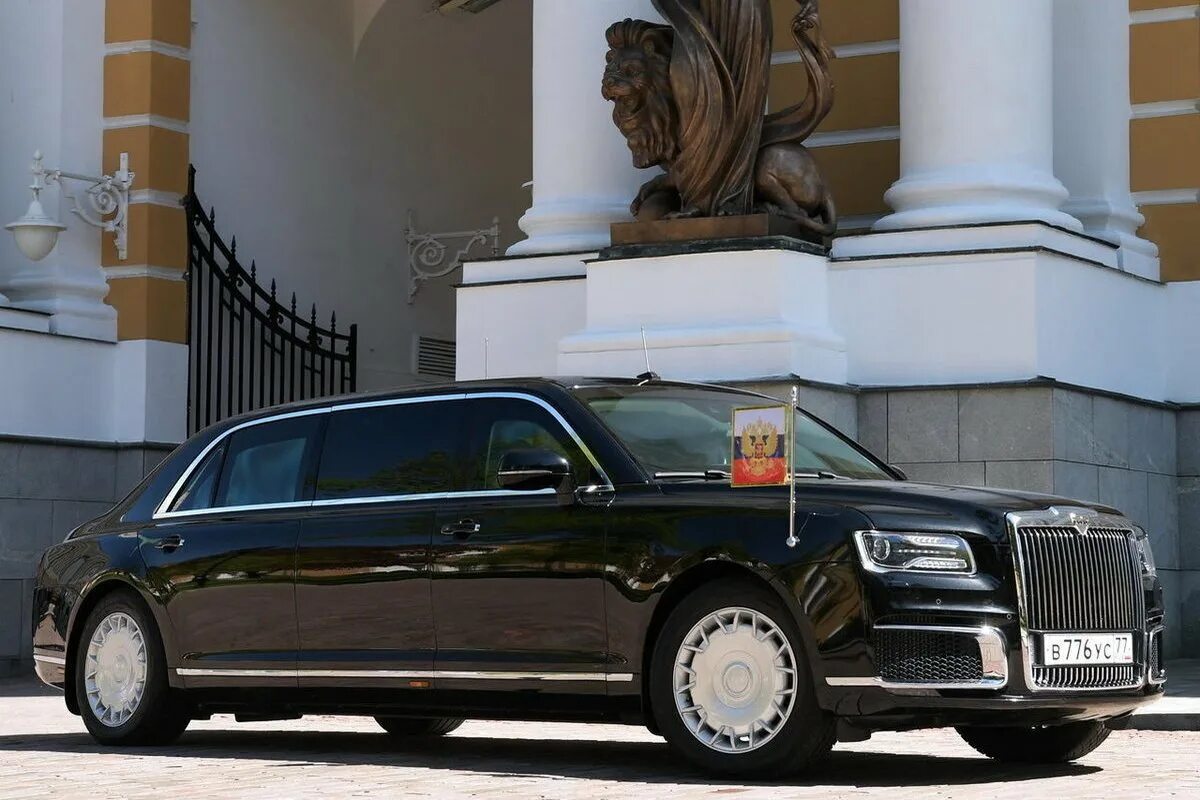 Президентский 11. Лимузин Aurus Senat Limousine l700. Аурус" l700.. Aurus Senat Limousine l700 салон. Автомобиль президента России Путина Аурус.