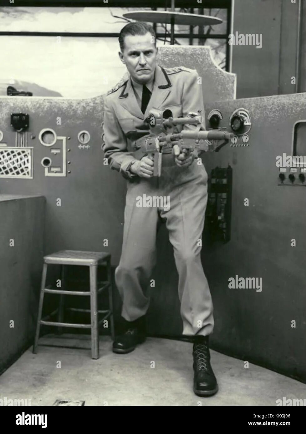 Captain video. Капитан видео и его видеорейнджеры сериал. Капитан видео. Captain video. Captain видео.