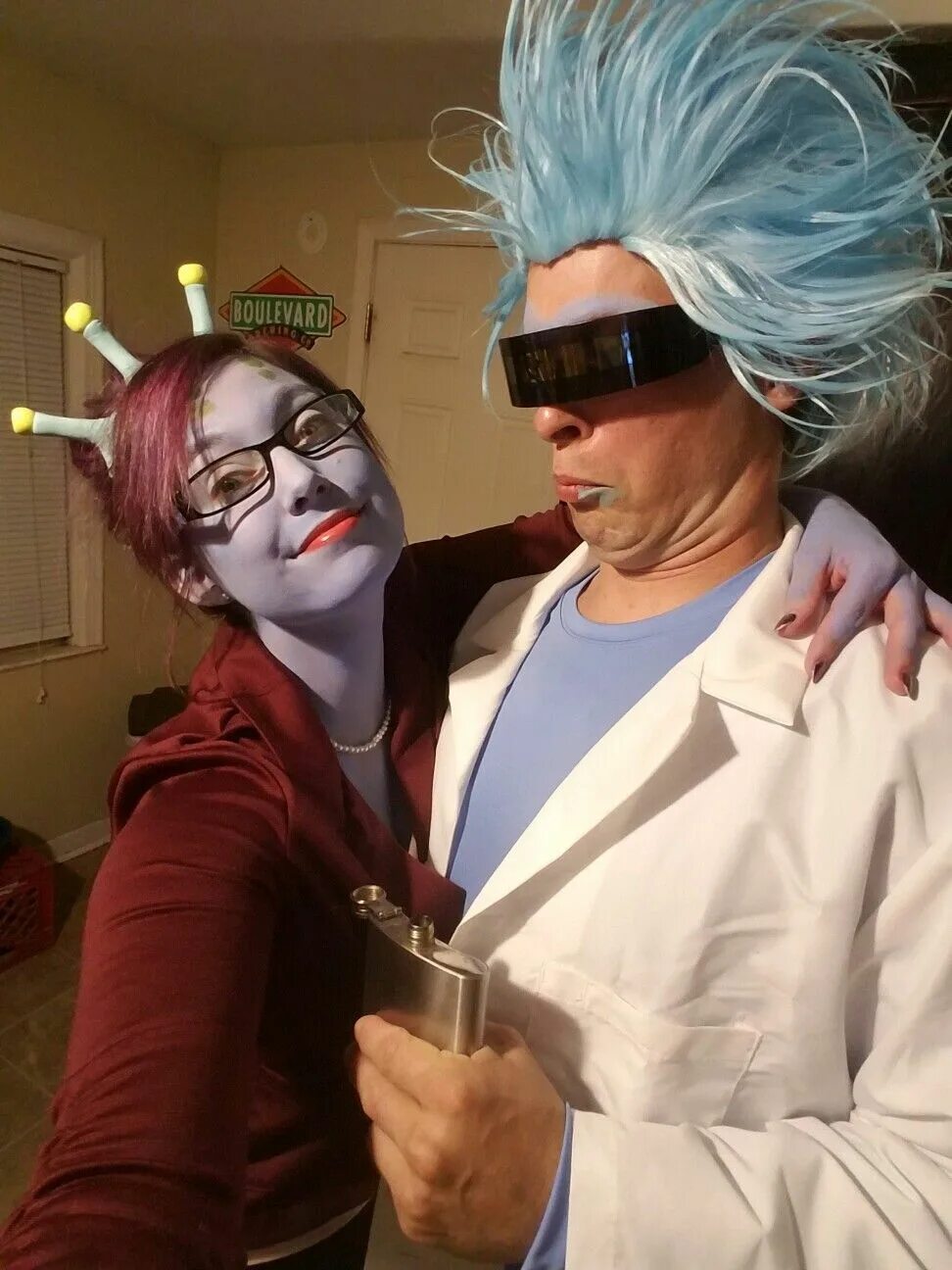 Unity rick. Рик и юнити косплей. морти косплей. rick cosplay. rick and morty косплей.