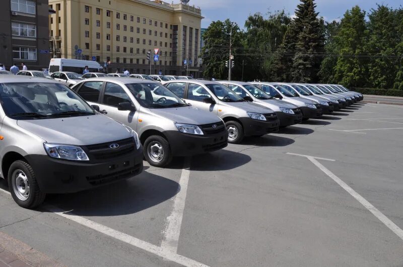 Авто челябинский обл. Автомобили служебный парк. автомобили челябинск. вручение автомобилей в челябинской области.