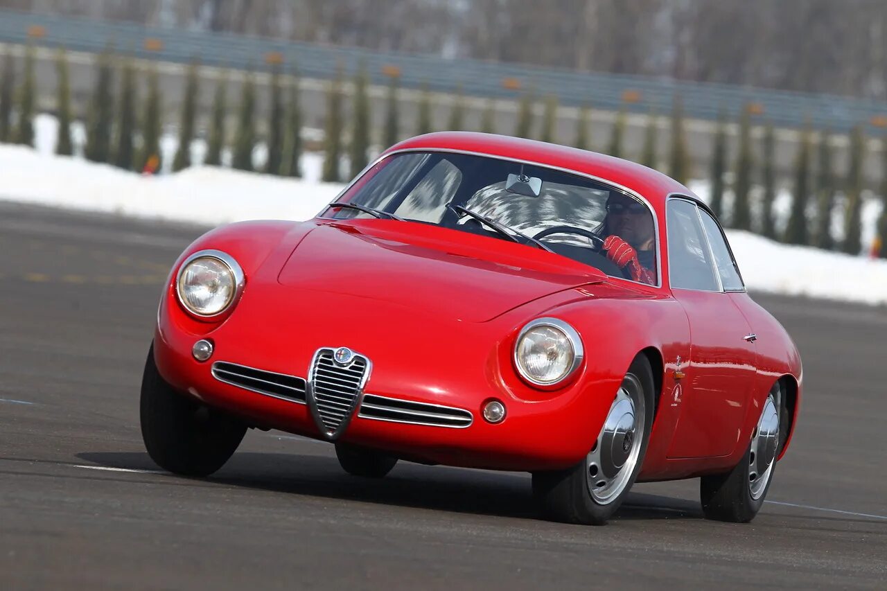 Модели альфа ромео. Alfa Romeo Giulietta 1960. Alfa Romeo SZ. Alfa Romeo Giulietta 1990. Альфа Ромео 1961 спорткар.
